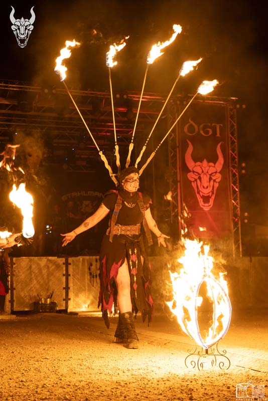 Das Grosse Treffen Pyro Hazard Feuershow Fantasy Festival Fotos von Ronny Gronau - Das Fantasy Festival Mittelalter, Endzeit, Steampunk und Endzeit. Fantasy & LARP in Aach am Bodensee Deutschland